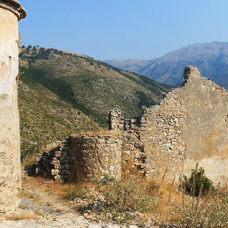 Mpolanos Guesthouse Himarë Dış mekan fotoğraf