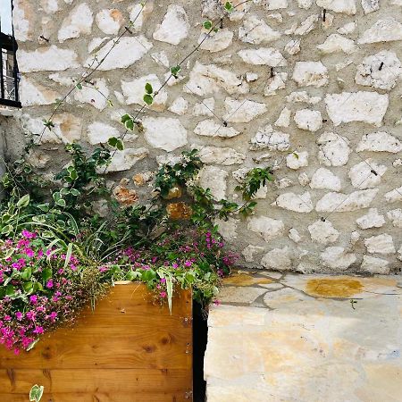 Mpolanos Guesthouse Himarë Dış mekan fotoğraf