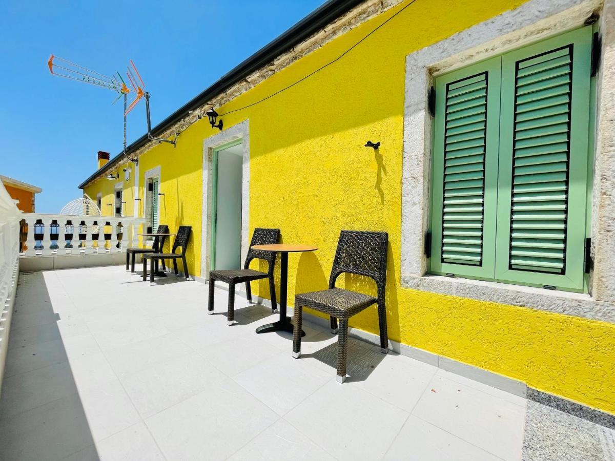 Mpolanos Guesthouse Himarë Dış mekan fotoğraf