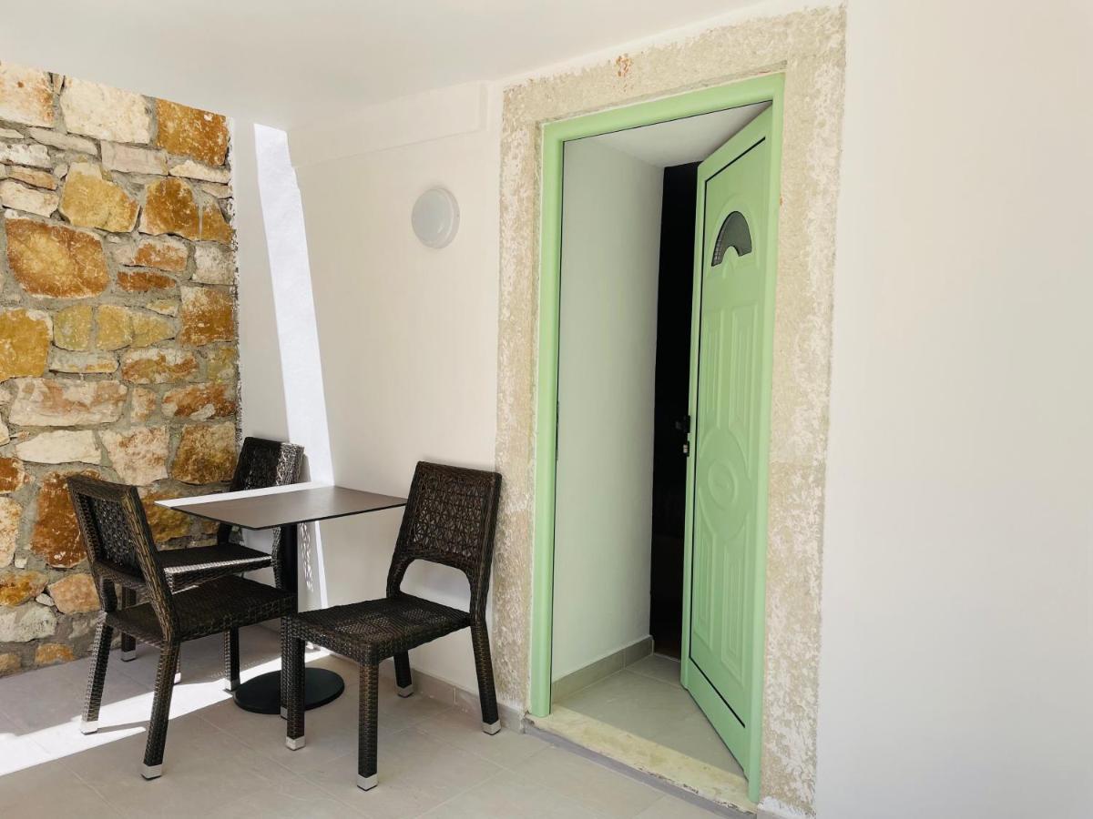 Mpolanos Guesthouse Himarë Dış mekan fotoğraf