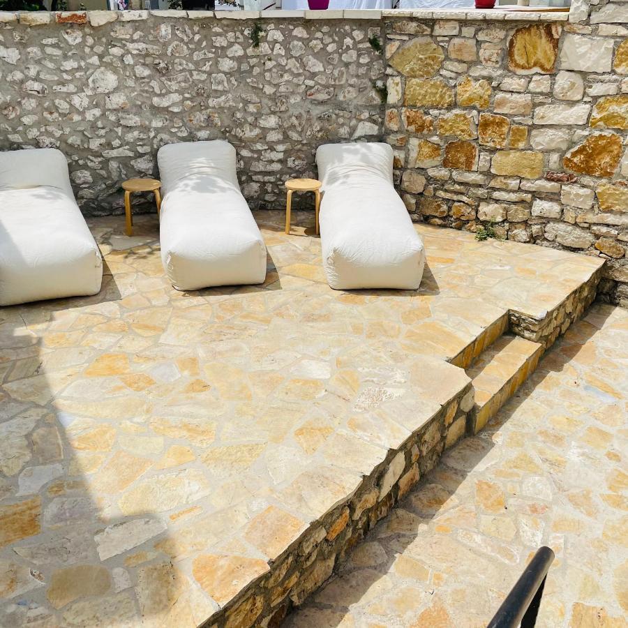 Mpolanos Guesthouse Himarë Dış mekan fotoğraf